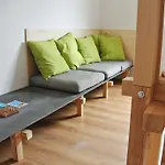 - & Dorms ホステル *