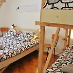 - & Dorms ホステル ナザレ