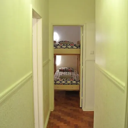 Hostel - & Dorms
