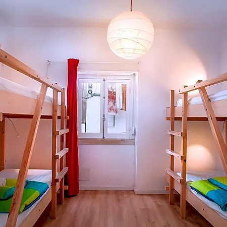 - & Dorms Vandrarhem