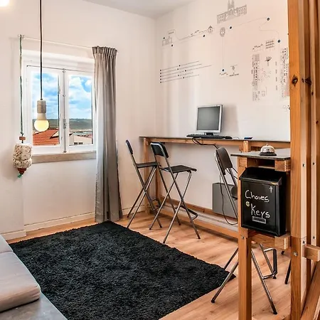 - & Dorms Hostel Nazaré