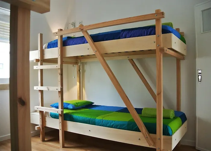 - & Dorms Hostel Nazaré